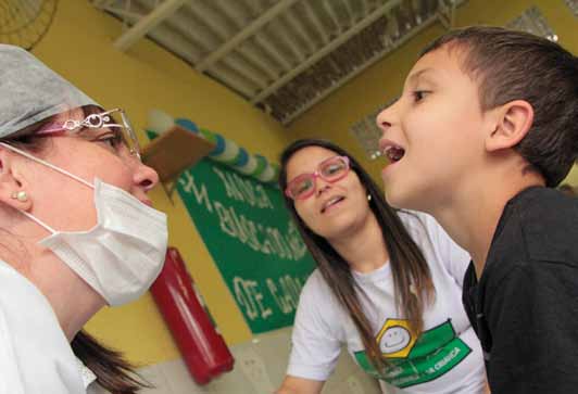 prevenção e no tratamento de crianças e adolescentes, desde 1997. Resultados 214 municípios de 24 estados brasileiros 339 organizações sociais 1.488 voluntários reconhecidos 2.