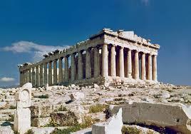 Arquitetura Templos destaque o Parthenon arquitetado por Ictino e decorado por Fídias.